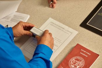 Có cần thiết phải công chứng hoặc chứng thực di chúc bằng văn bản hay không?