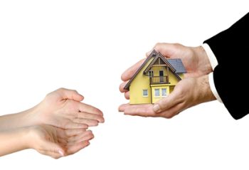 Con đang đi du học ở nước ngoài có được nhận tặng cho đất không?